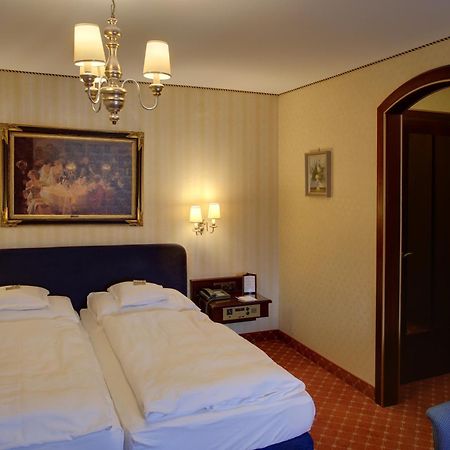 Hotel Brauereigasthof Landwehr-Braeu Reichelshofen Room photo