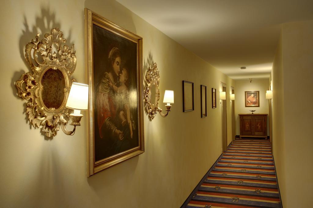 Hotel Brauereigasthof Landwehr-Braeu Reichelshofen Exterior photo
