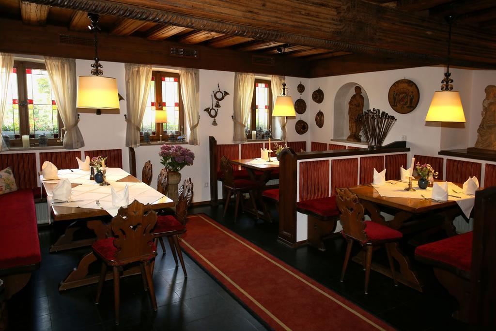 Hotel Brauereigasthof Landwehr-Braeu Reichelshofen Exterior photo