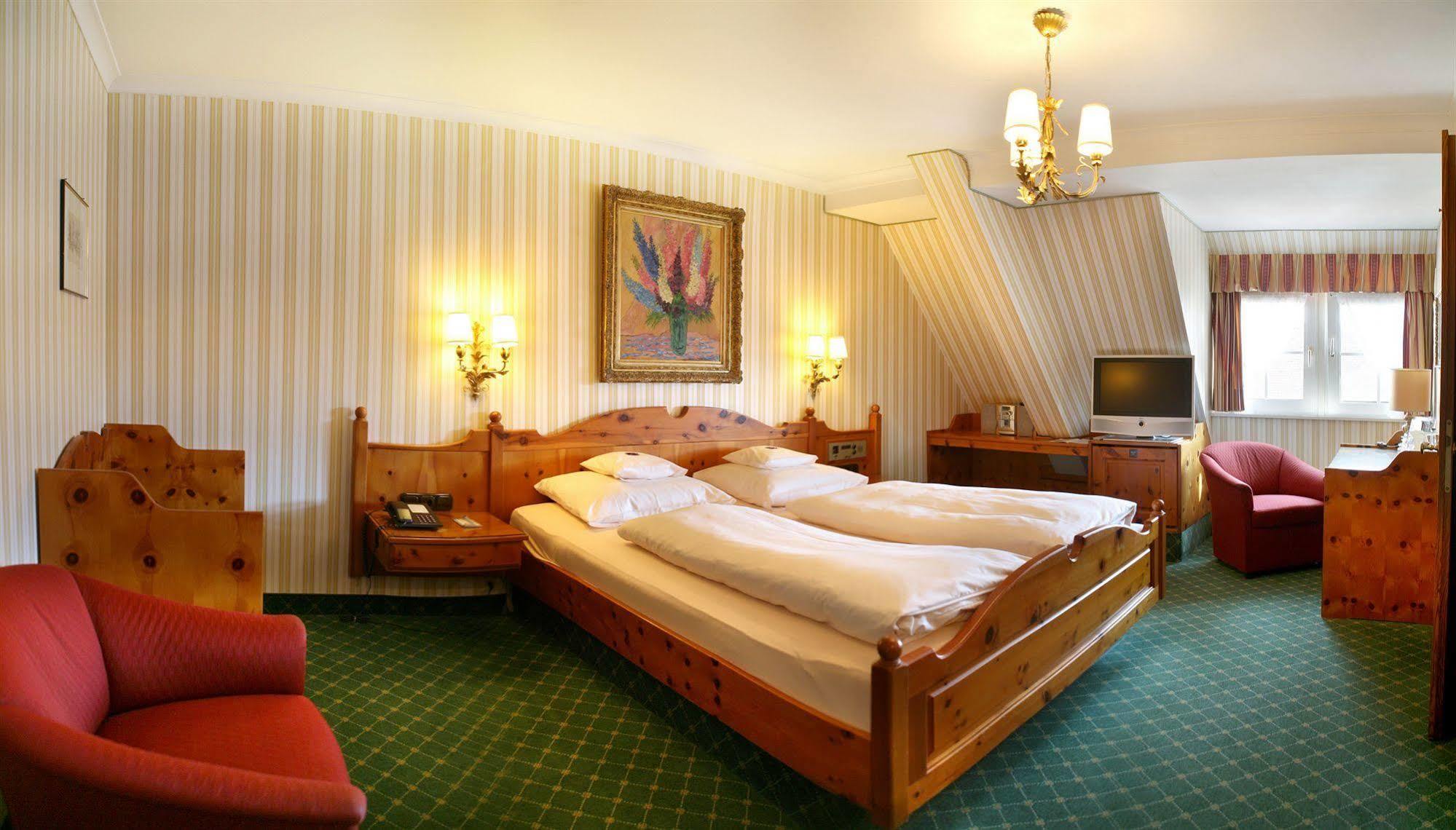 Hotel Brauereigasthof Landwehr-Braeu Reichelshofen Exterior photo