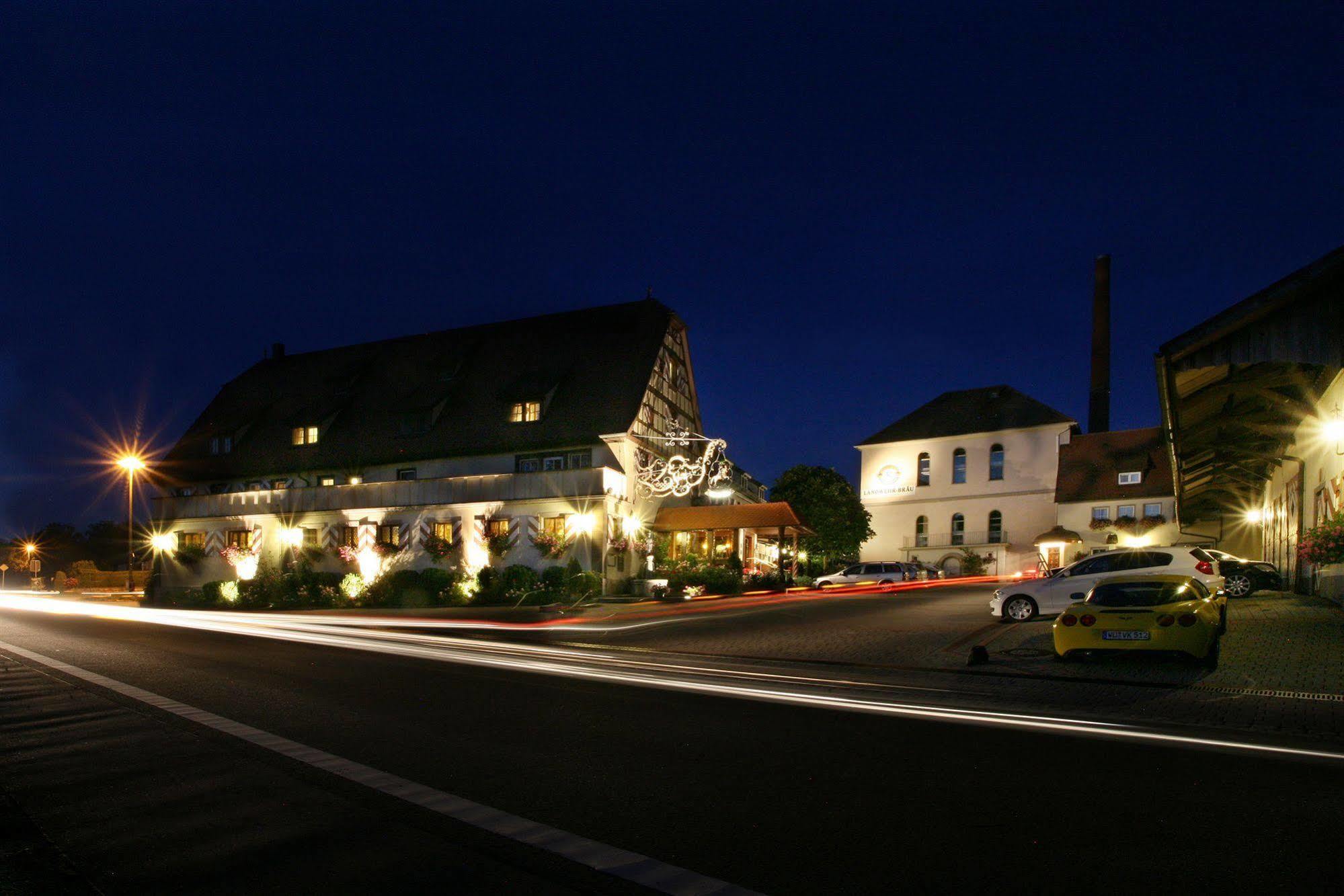 Hotel Brauereigasthof Landwehr-Braeu Reichelshofen Exterior photo